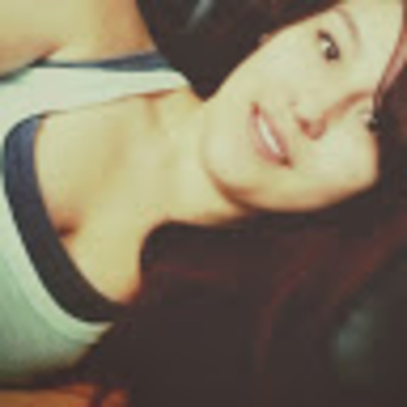 Meet your Posher, Larissa - Picture 1 of 1